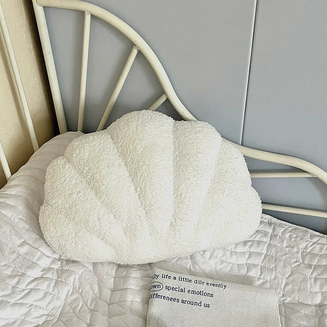 Pastell Shell Pute – Fluffy Bouclé Plush Putekledd | Skanto