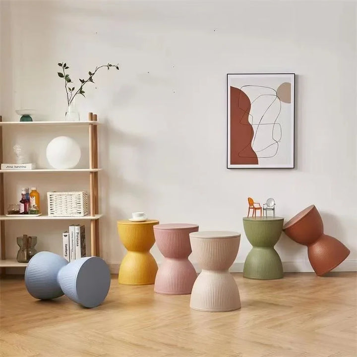 Skanto | Nordisk Plast Lav Sidebord med Timeglassdesign