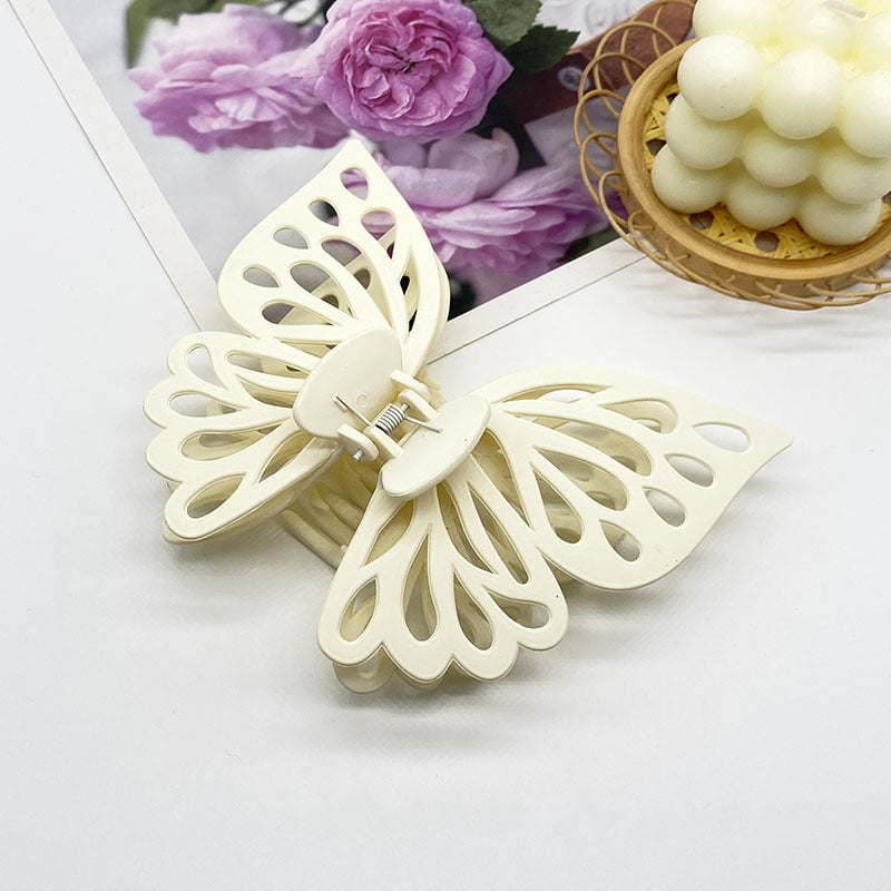 Skanto | Oversized Butterfly Hair Claws