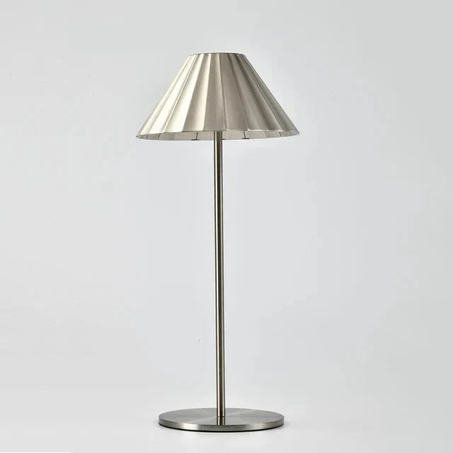 Skanto | Stilig og funksjonell lampe med avansert teknologi