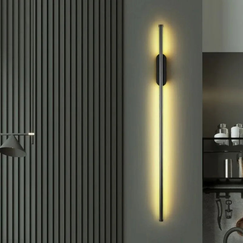 Skanto | SofaLume – Modern Vegglampe i Svart og Gull for Stilfullt Liv