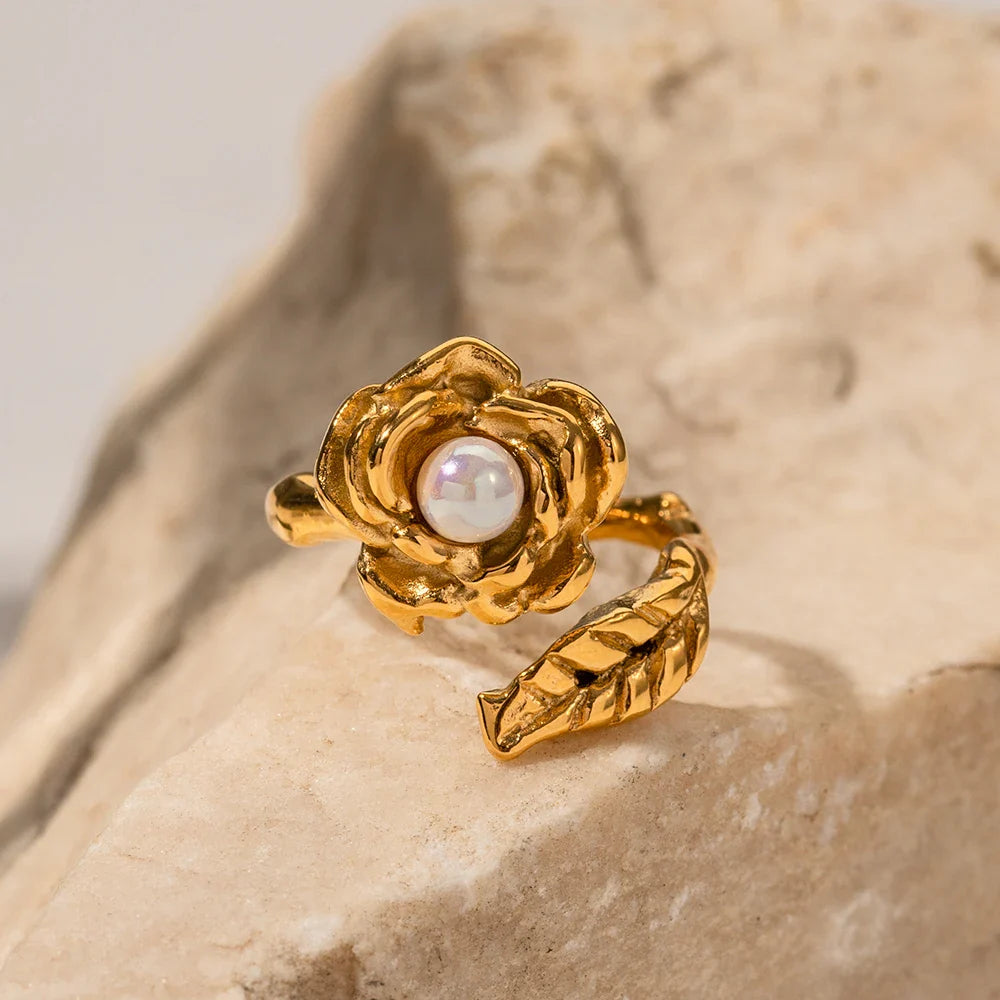 Skanto | Justerbar Perle Camellia Blomster Ring