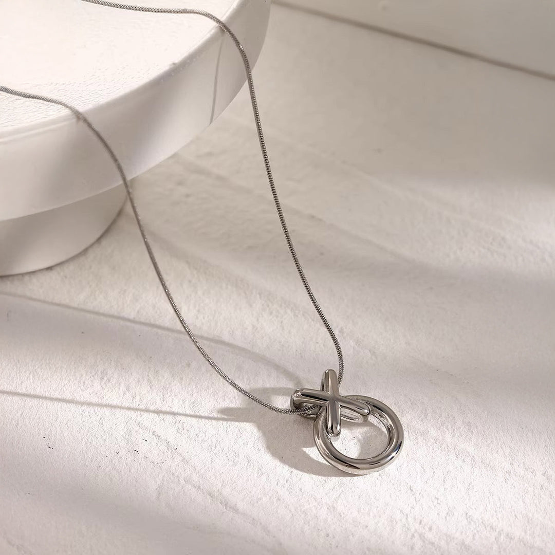 Skanto | Elegant XO Sammenflettet Halskjede