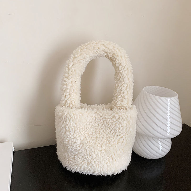 Skanto | Kosedyr Plush Mini Bucket Bag