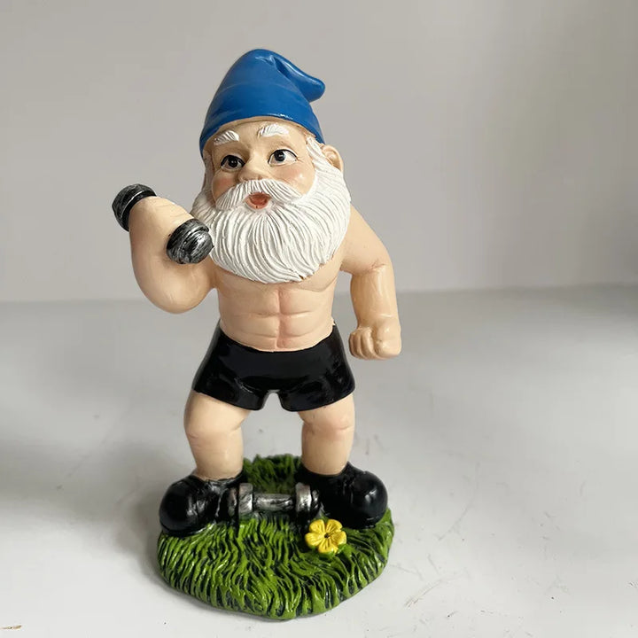 Skanto | Morsom Nisse Figurine laget av Harpiks som Vektløfter for Hagedekorasjon