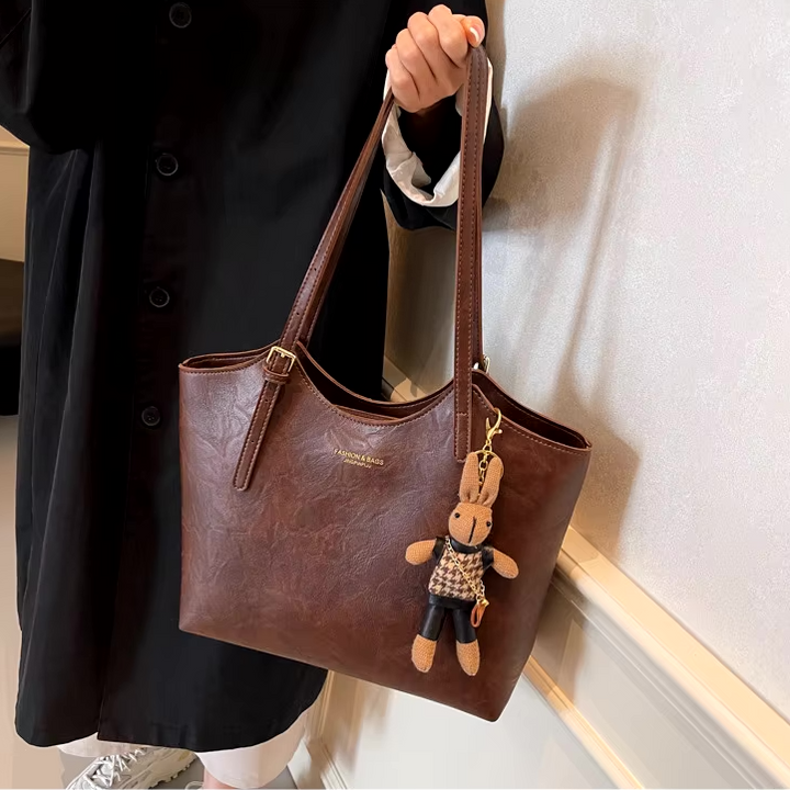 Skanto | Mirella | Klassisk Dame Shopper Bag med Charm – Elegant, Romslig & Tidøs