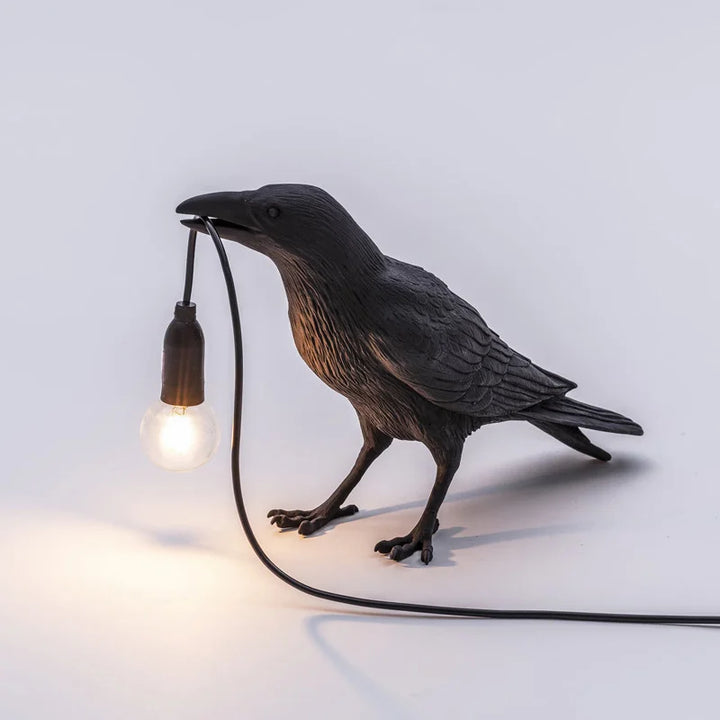 Skanto | Moderne Lucky Bird Bordlampe – Kreativ Resin Dyre Design for Soverom og Stue