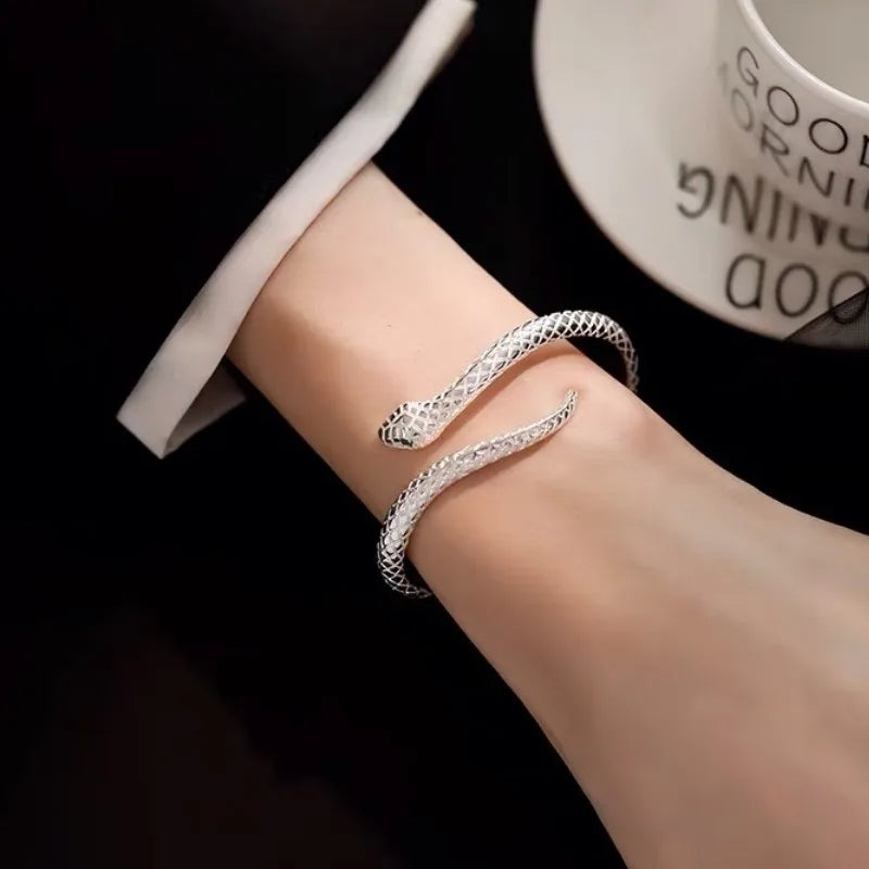 Skanto | Snake Justerbar Åpen Kvinner Armbånd