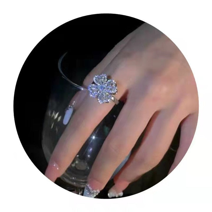 Skanto | Roterende Blomst Zircon Klover Ring