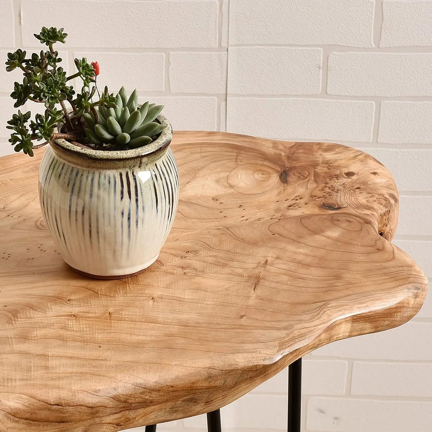 Norvo | Tre Sidebord med Naturlig Kant Nattbord Plantebord