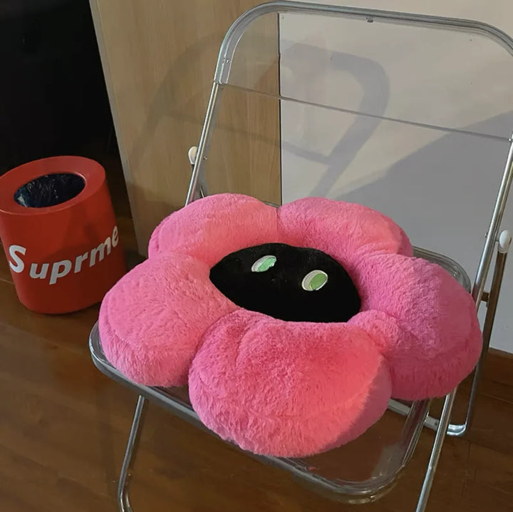 Fluffy Flower Cushion with Eyes | Skanto