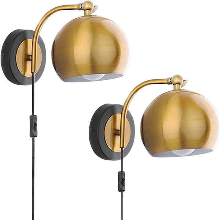 Skanto | AntiqueAura – Klassisk Vintage Vegglampe med Plugg for Elegante Rom