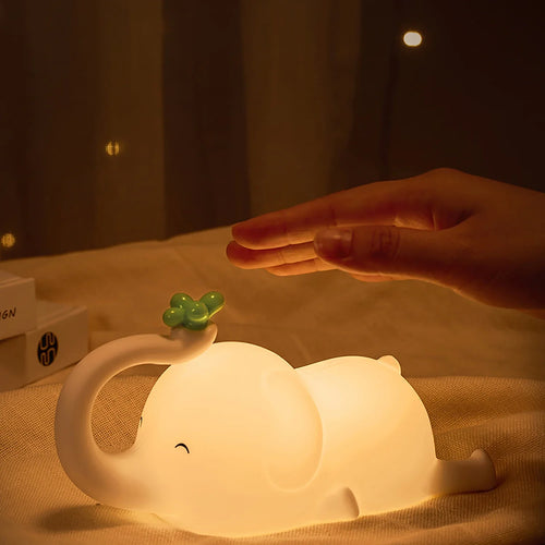 Skanto | LumiDum LED Nattlys | Myk Silikon | 3 Lysstyrkenivåer | Bærbar & Oppladbar | 17,7 × 9,1 cm