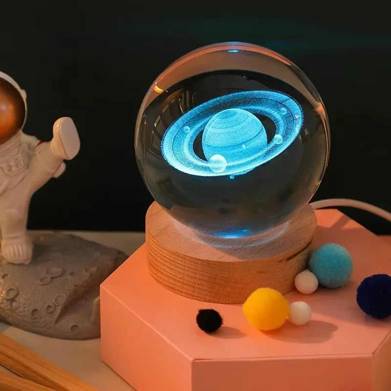Skanto | 2.36 in RGB Krystallkule Nattlys med Melkeveien og Månen - Kosmos-inspirert Sengeborddekorasjon