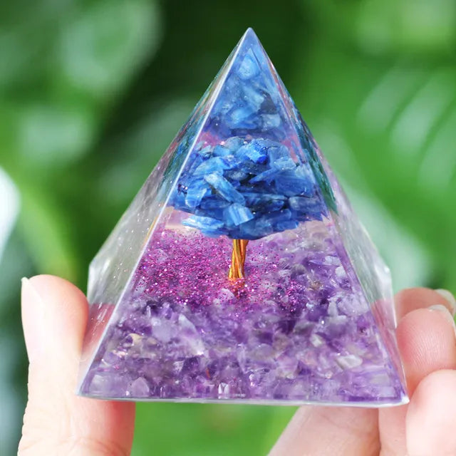 Skanto | Amethyst Peridot Orgone Pyramide - Energigenerator Krystall Reiki Chakra Orgonitt Meditasjonsverktøy