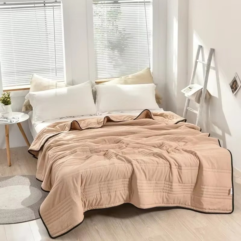 Skanto | Sommer Lett Quilt Solid Farge Helårs Comforter for Dobbeltseng