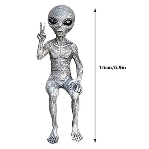 Skanto | Alien Harpiks Statue UFO Figurine for Hagedekorasjon