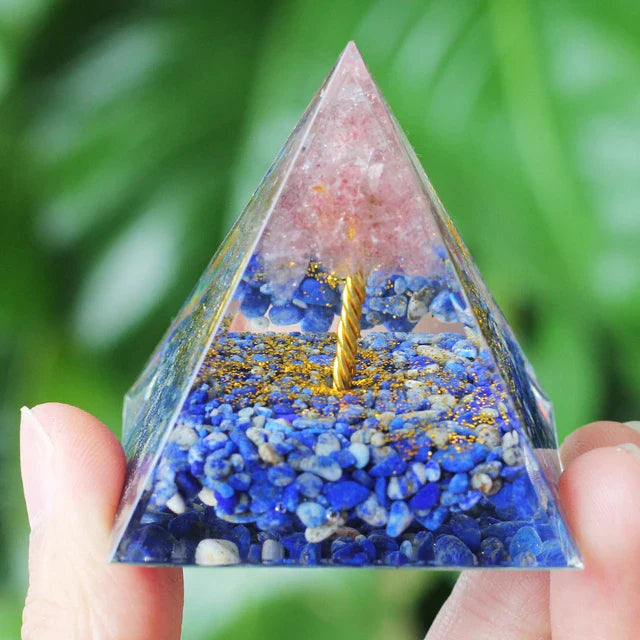Skanto | Amethyst Peridot Orgone Pyramide - Energigenerator Krystall Reiki Chakra Orgonitt Meditasjonsverktøy