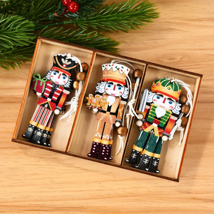 Gledelig julepynt – Fargerik dekorasjonsornamenter for juletreet | Skanto
