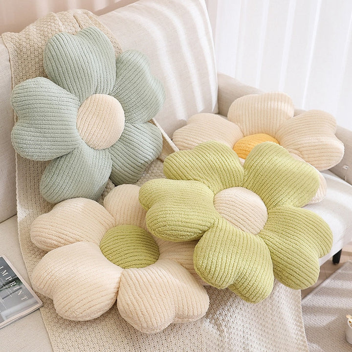 Fluffy Clover Flower Cushion | Skanto