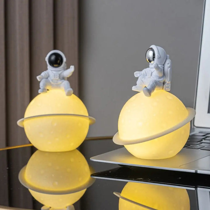 Kosmisk LED Skrivebordslampe