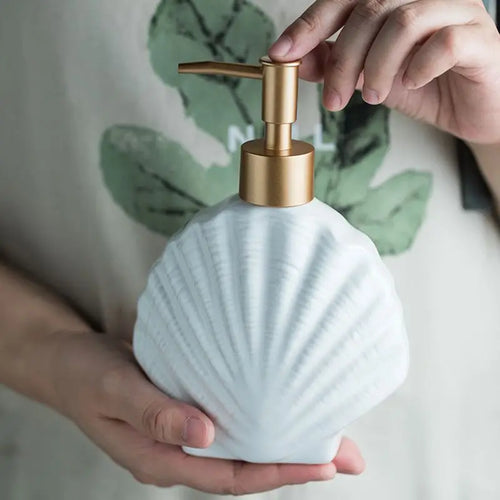 Skanto | AquaNaut Såpedispenser | Maritim Design | Skjell & Stjernefisk Motiv | Badinredning