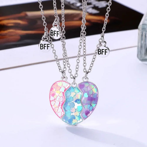Skanto | Magnetic Peach Broken Heart Necklace