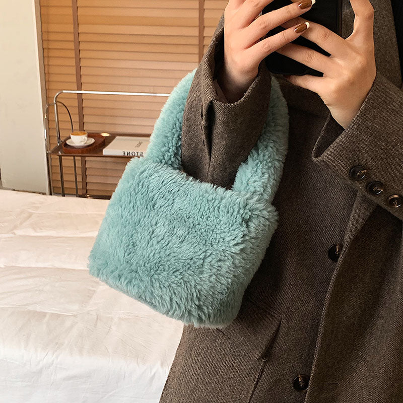 Skanto | Kosedyr Plush Mini Bucket Bag