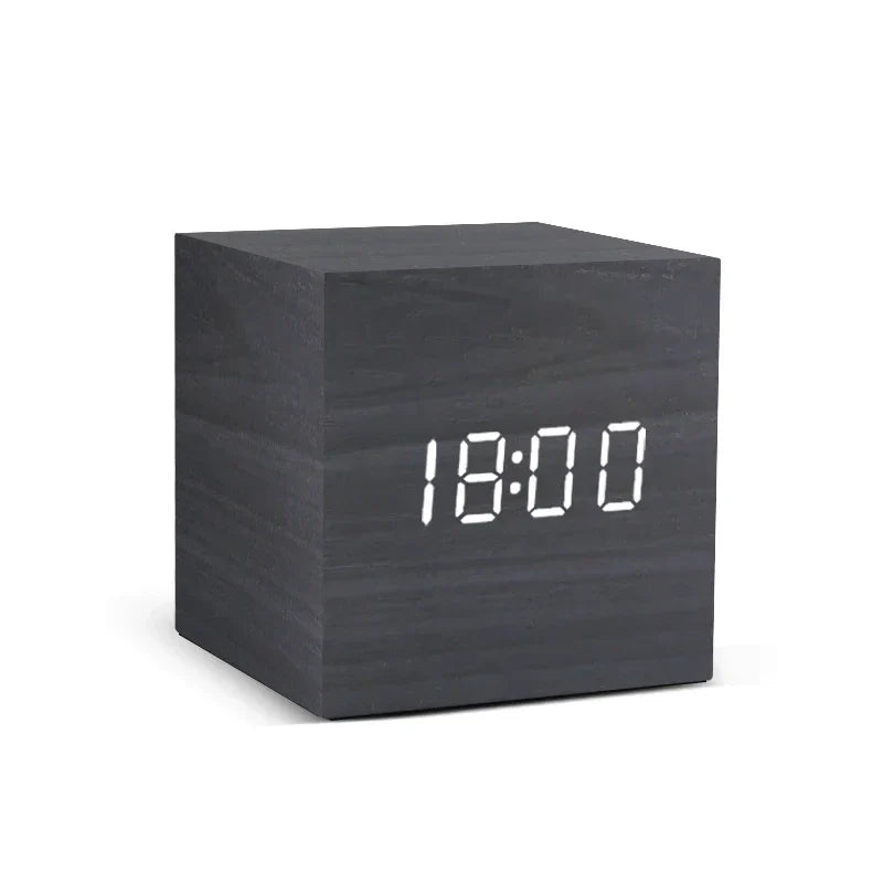 Skanto | Minimalistisk Tre Digital Desktop Vekkerklokke