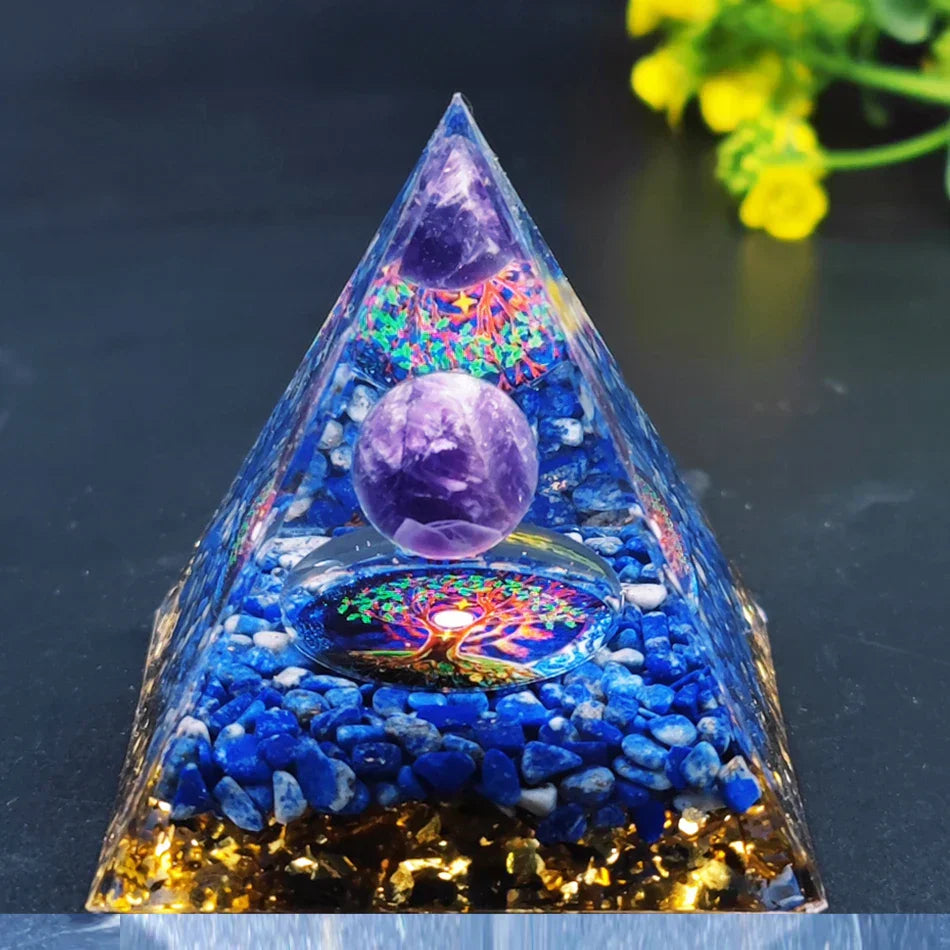 Orgonittpyramide med ametyst pendel – Energi, Beskyttelse og Dekorasjon | Skanto
