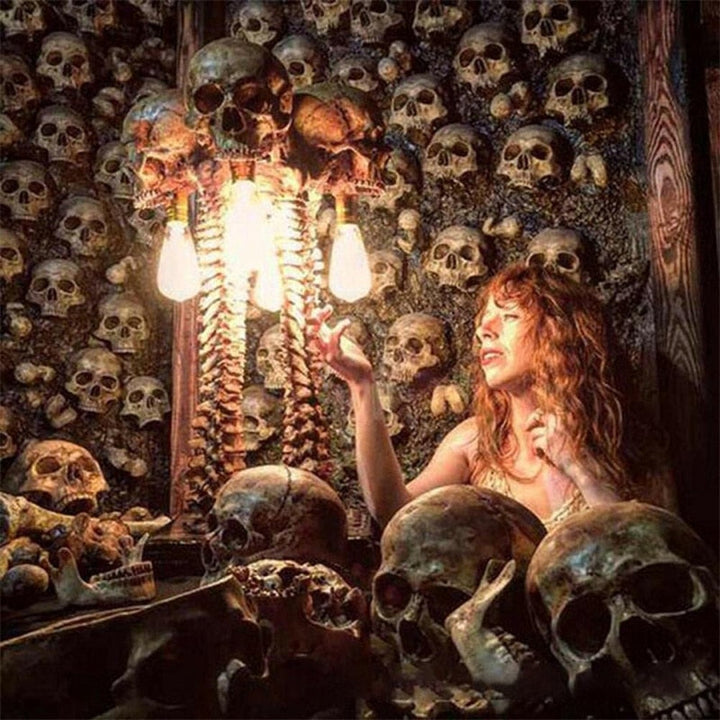 Skanto | Horror Skull med Spine Lampe