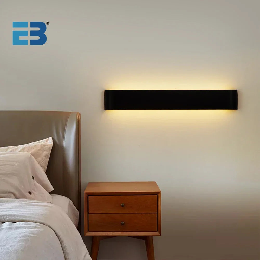 Skanto | Moderne LED Vegglampe - Allsidig Belysningsløsning for Soverom, Kjøkken og Stue
