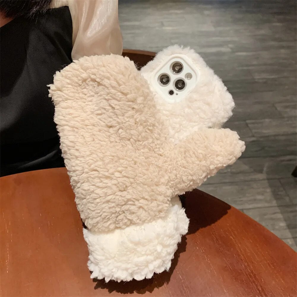 Skanto | Fluffy Fur iPhone Case Hanske