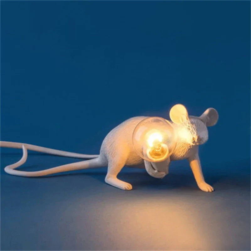 Skanto | Moderne LED Dyre Bordlamper: Har resin, Katt, og Ekorn Nattlys