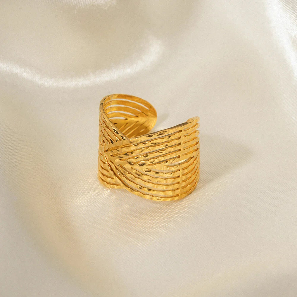Skanto | 18k Elegant Bred Triangulær Koblingsring