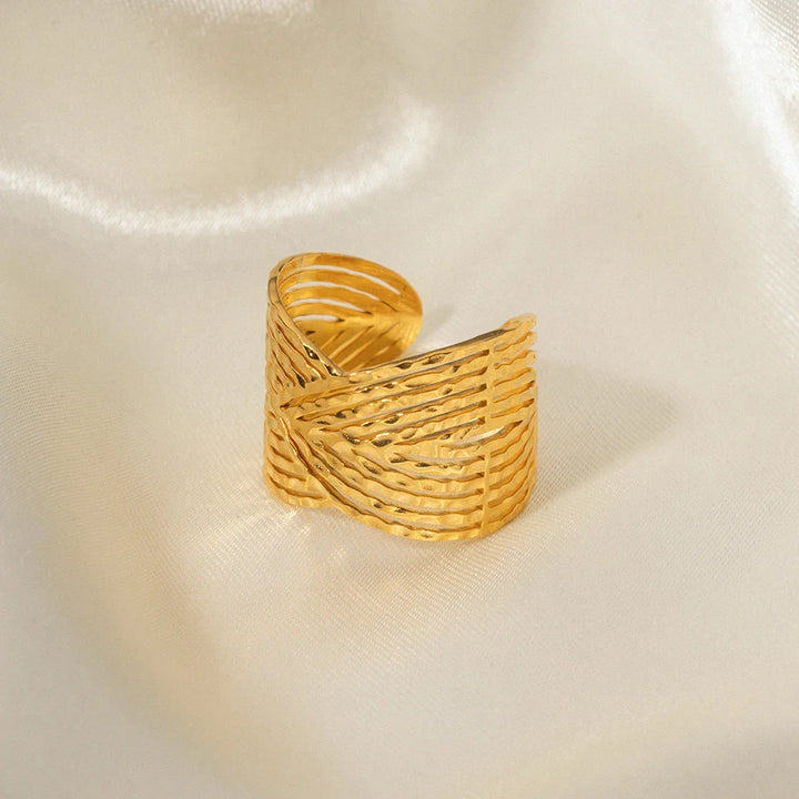 Skanto | 18k Elegant Bred Triangulær Koblingsring