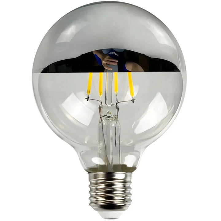 Vintage LED Lyspære – Retro Bordlampe med Trebase | Skanto