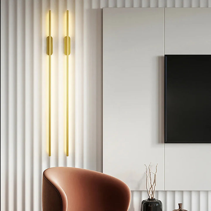 Skanto | SofaLume – Modern Vegglampe i Svart og Gull for Stilfullt Liv