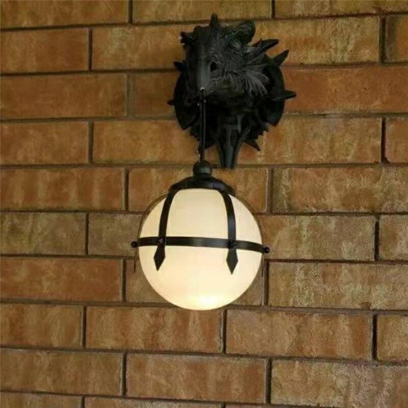 Skanto | LED-lanterne med dragehode laget av harpiks for unik Halloween-dekorasjon