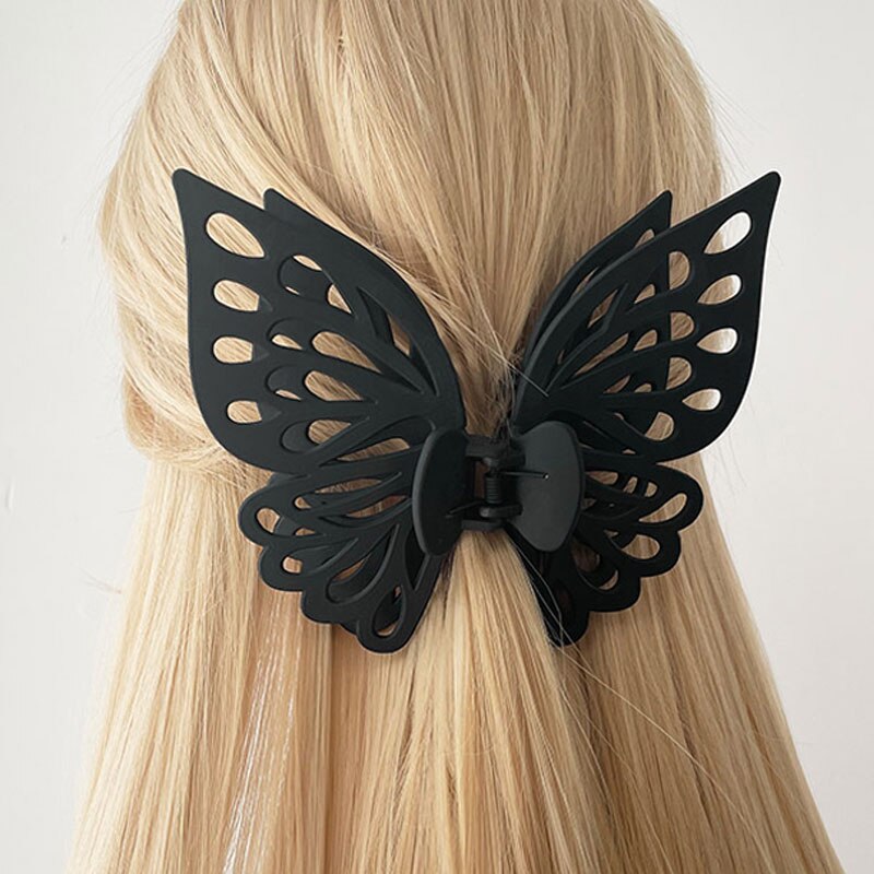 Skanto | Oversized Butterfly Hair Claws