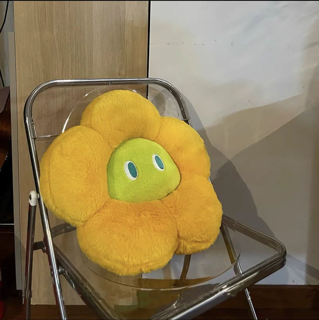 Fluffy Flower Cushion with Eyes | Skanto
