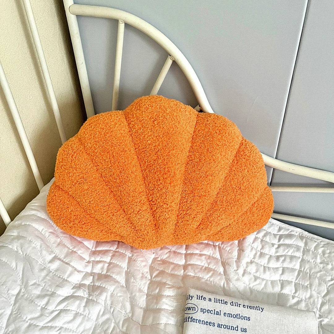 Pastell Shell Pute – Fluffy Bouclé Plush Putekledd | Skanto