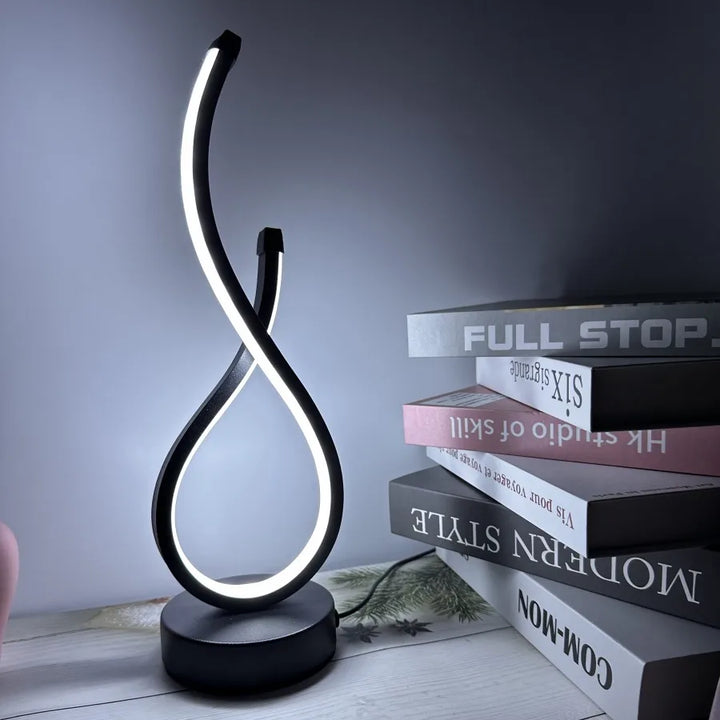 Skanto | Lumoara LED bordlampe | Dimmbar | 3 lysefarger | Moderne design