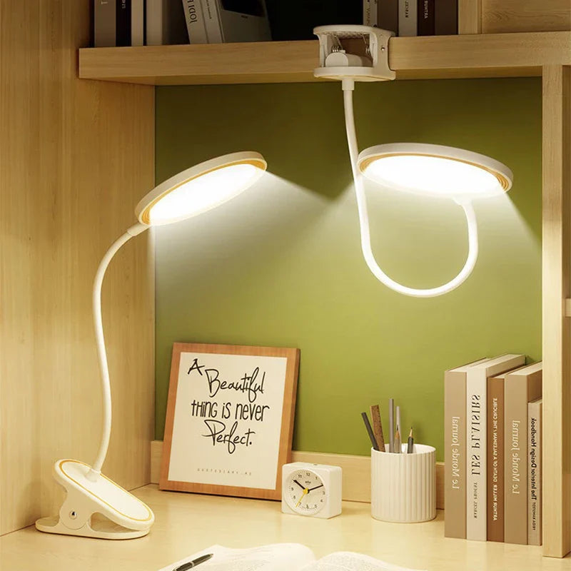 Skanto | ClipLuma LED Bordlampe | USB Oppladbar | 3 Lysstyrkenivåer | Øyevennlig | Med Klemfeste