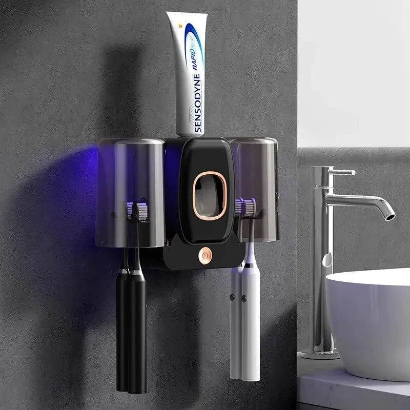 Skanto | UV Tannbørsteholder PureBrush UV | Sterilisering med UV Lys | Automatisk Tannkremdispenser | Veggmontering Uten Boring