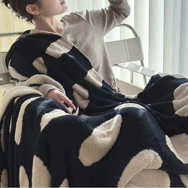 Floral Sofa Blanket – Nordic Fleece Throw | Skanto