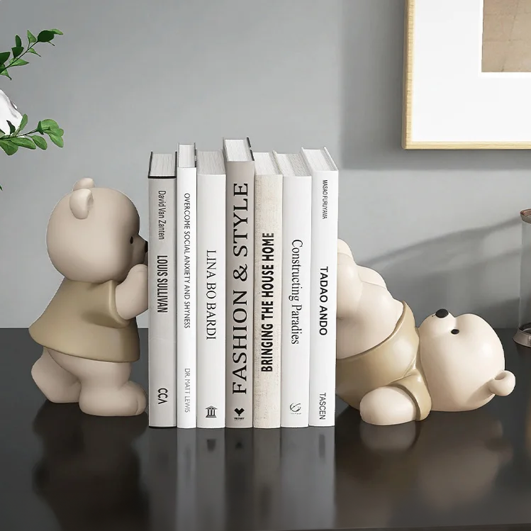 Milo Bear Bokstøtte Dekorativ Figurine i Kremfarge | Skanto