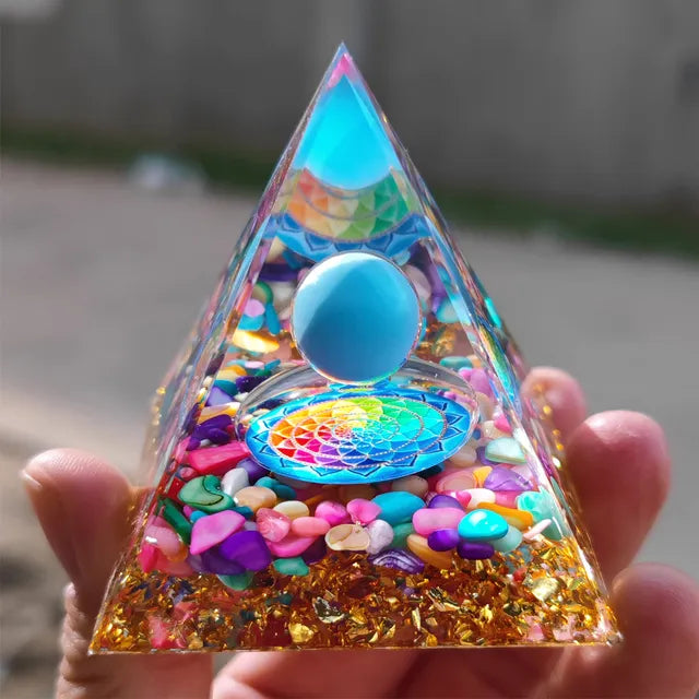 Skanto | Amethyst Peridot Orgone Pyramide - Energigenerator Krystall Reiki Chakra Orgonitt Meditasjonsverktøy