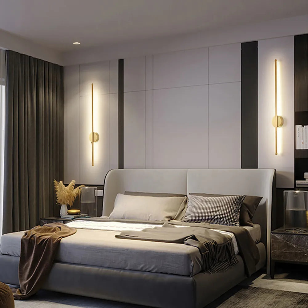 Skanto | SofaLume – Modern Vegglampe i Svart og Gull for Stilfullt Liv