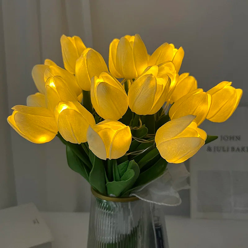 Norvo | LED-lampe med kunstig tulipanbukett perfekt for gaver eller som bryllupsfest hjemmeinnredning